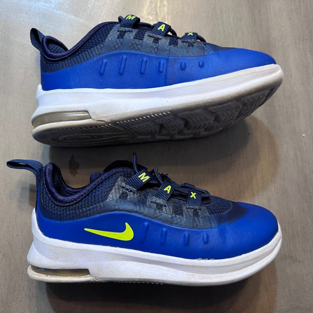 Nike air max axis boys blue sneakers 7c with box B1G1 50% off